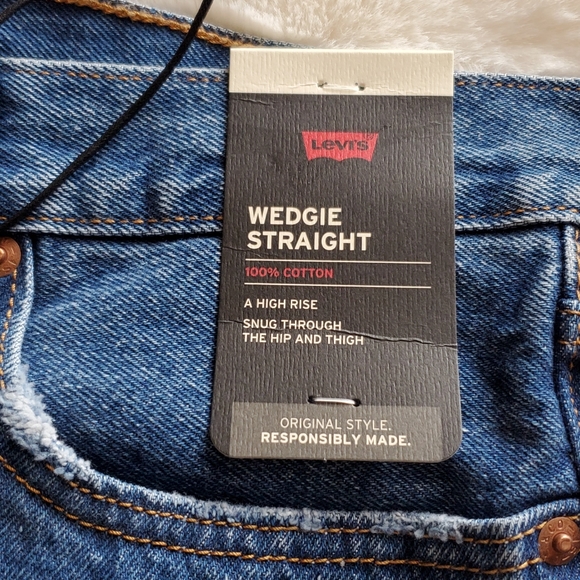 NEW! Levi's Wedgie Straight - Picture 6 of 9
